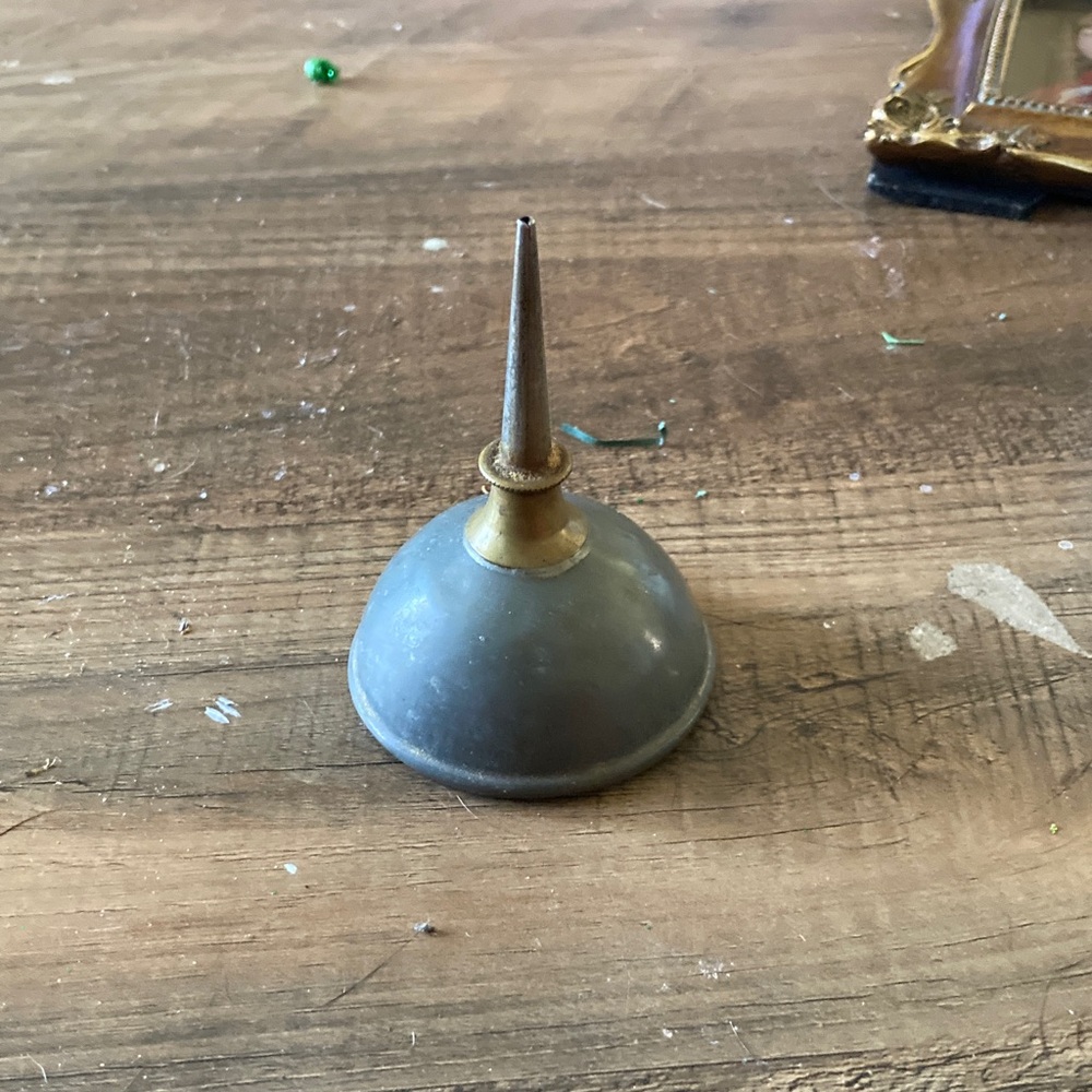 Antique Brass Thumb oiler